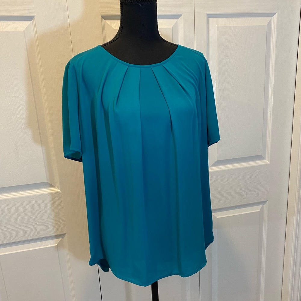 Lot of 2 Bellatrix tops, size XL